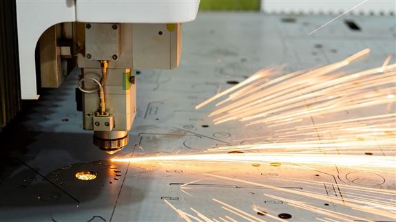 Lazer Kesim Makinesi Alırken Dikkat Edilmesi Gerekenler